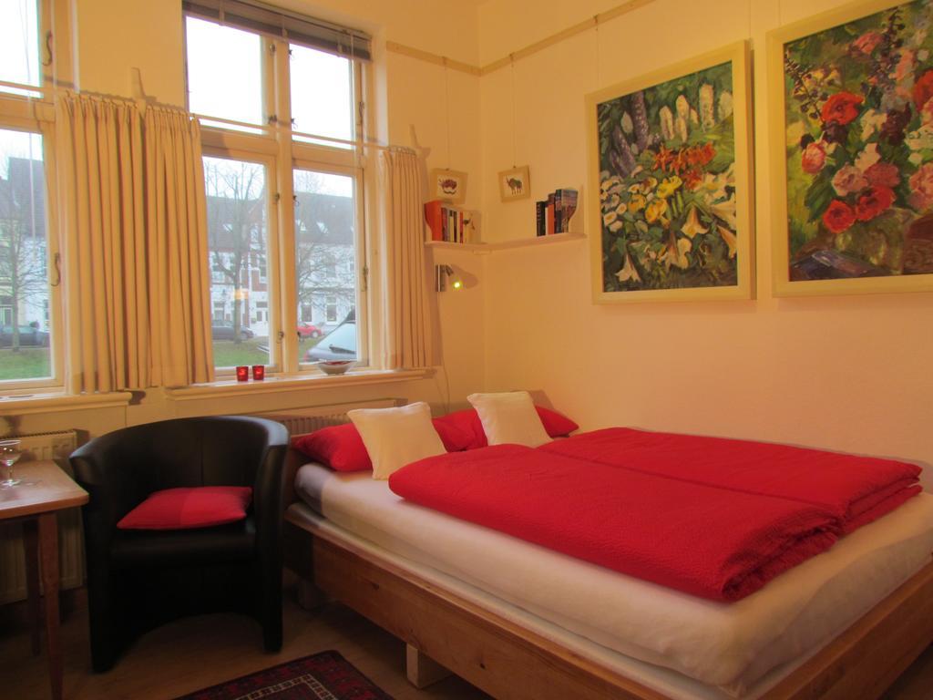 Apartments Im Froschhaus Mit Fruehstueckskuechen Friedrichstadt Extérieur photo